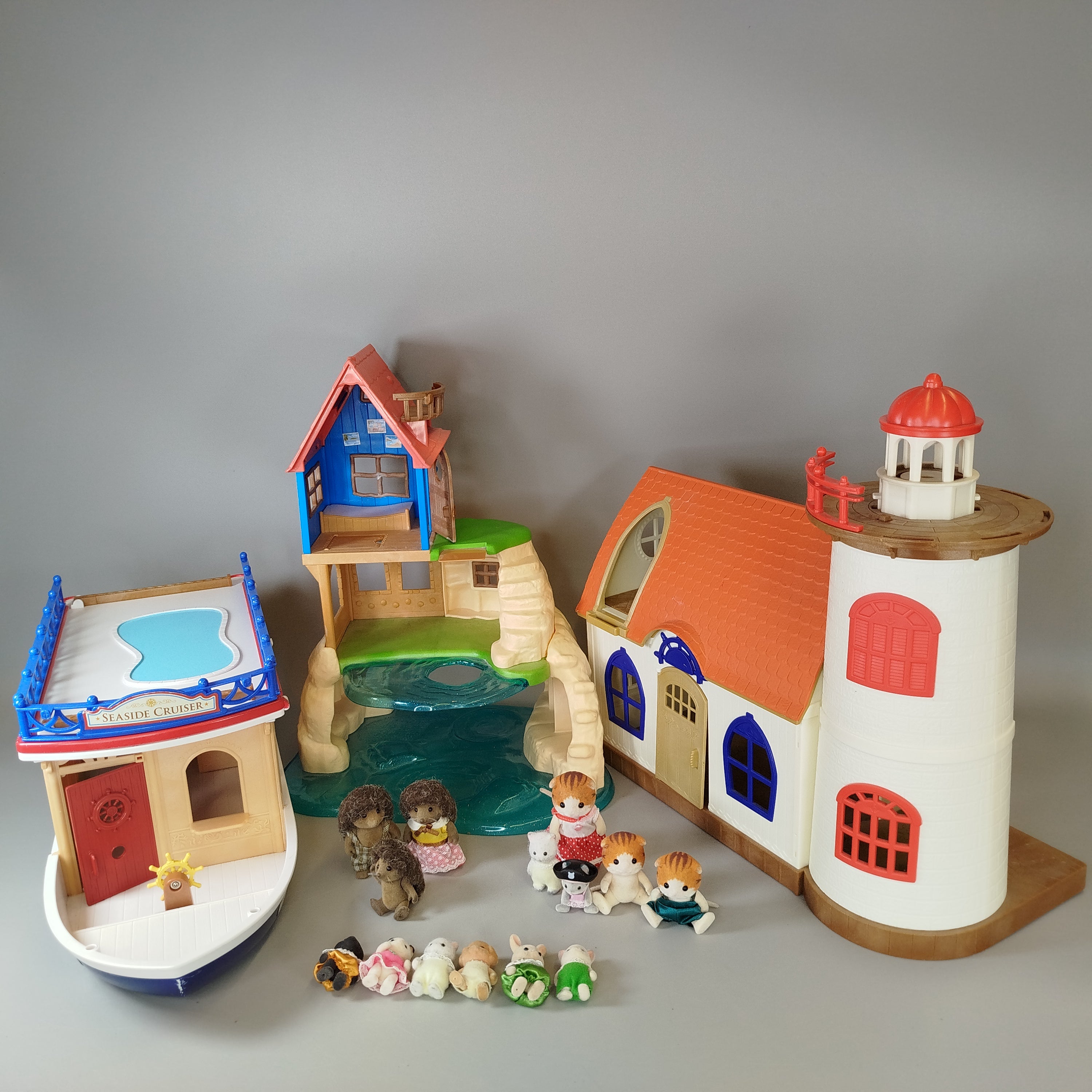 Sylvanian Families Set - Inselhaus 5229, Leuchtturm 5267, Kreuzer 5206